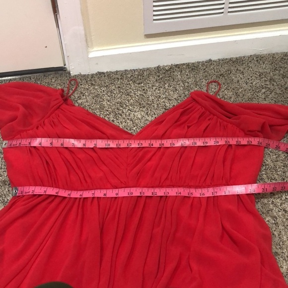 Badgley Mischka Gown Formal Maxi Dress Size 20 Red Pleated Cold Shoulder - Picture 9 of 10